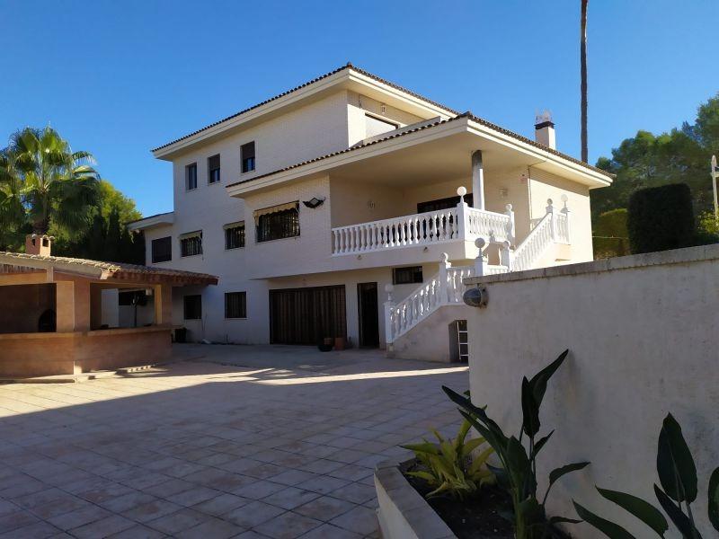 Агенция за недвижими имоти - Имоти Премиер - имот - 1246987, Цена: 890000 EUR