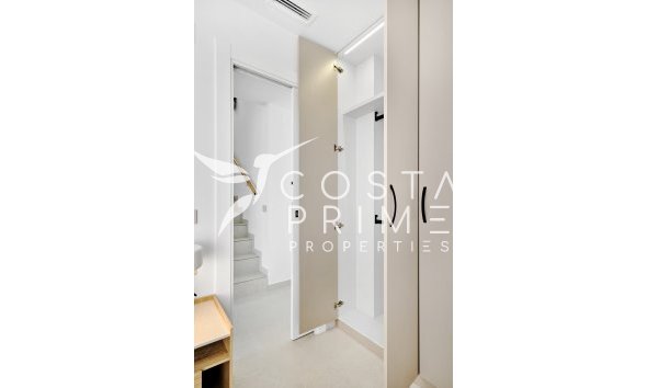 Nowy budynek - Szalet - San Miguel de Salinas