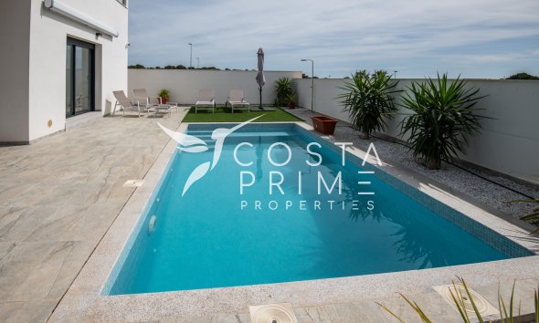 Nowy budynek - Szalet - Pinar de Campoverde