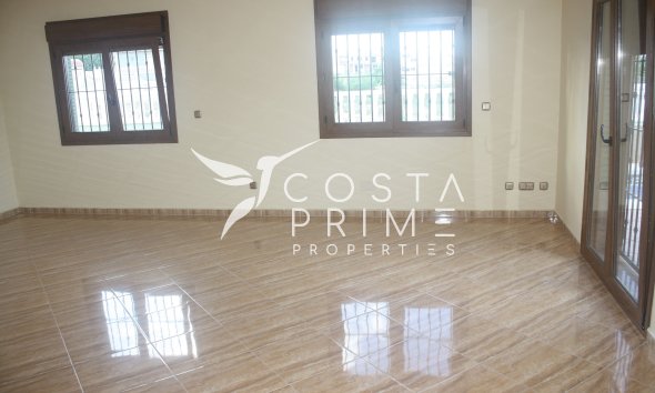 Nowy budynek - Szalet - Torrevieja