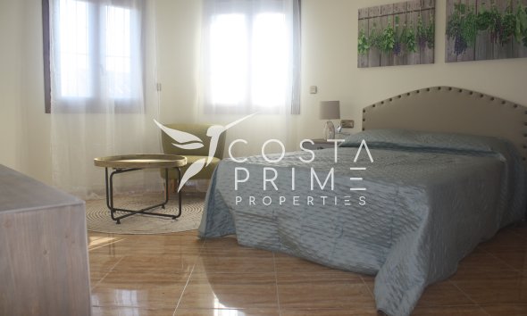 Nowy budynek - Szalet - Torrevieja