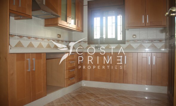 Nowy budynek - Szalet - Torrevieja