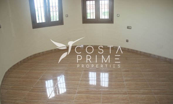 Nowy budynek - Szalet - Torrevieja