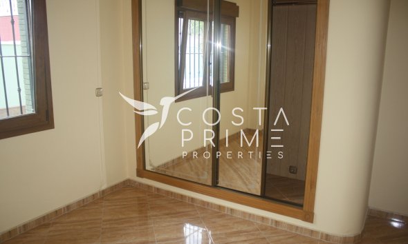 Nowy budynek - Szalet - Torrevieja