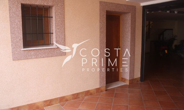 Nowy budynek - Szalet - Torrevieja