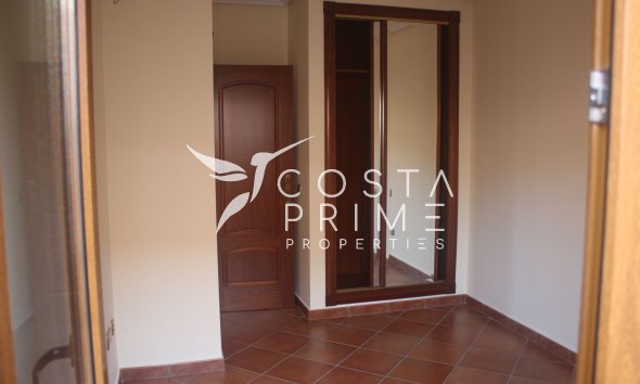 Nowy budynek - Szalet - Torrevieja