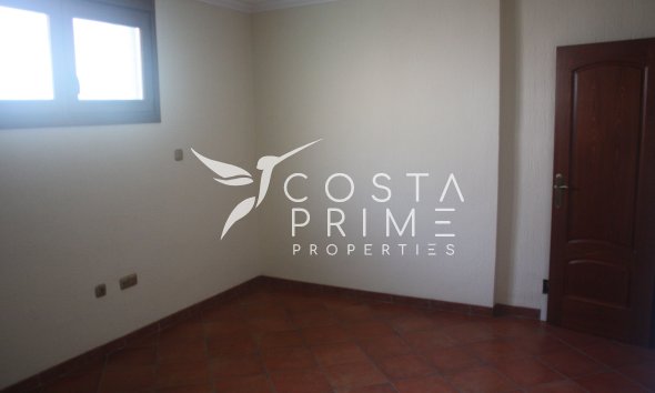 Nowy budynek - Szalet - Torrevieja