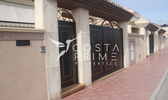 Nowy budynek - Szalet - Torrevieja