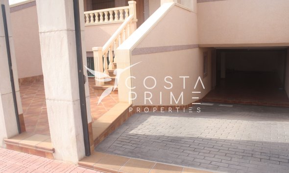 Nowy budynek - Szalet - Torrevieja