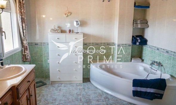 Resale - Villa  - Alfas del Pí