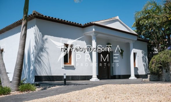 Resale - Villa  - Altea
