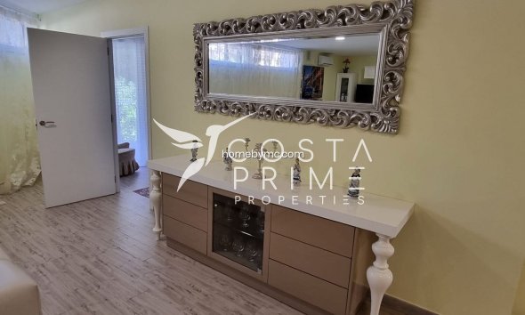 Resale - Villa  - Altea