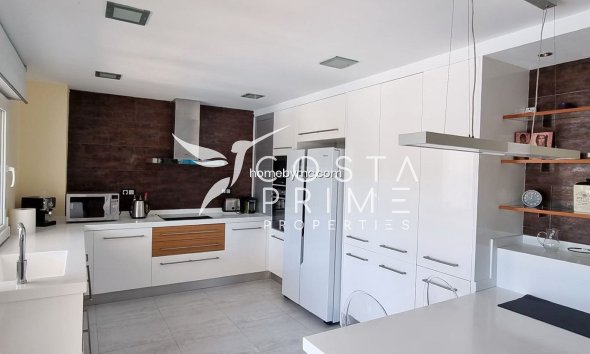 Resale - Villa  - Altea