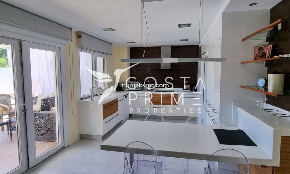 Resale - Villa  - Altea