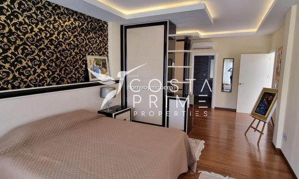 Resale - Villa  - Altea