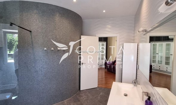 Resale - Villa  - Altea