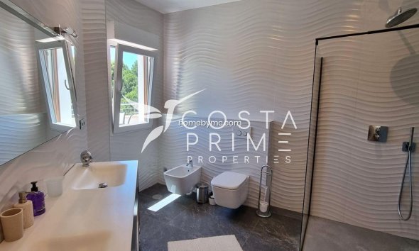 Resale - Villa  - Altea