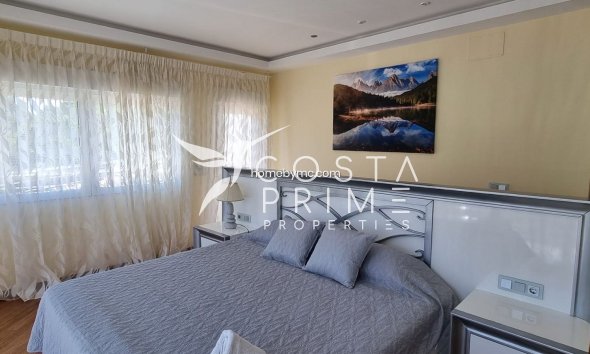 Resale - Villa  - Altea