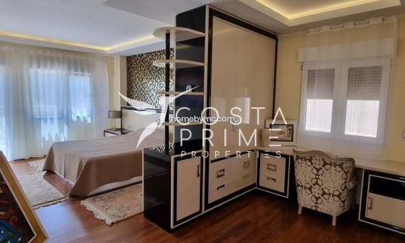 Resale - Villa  - Altea