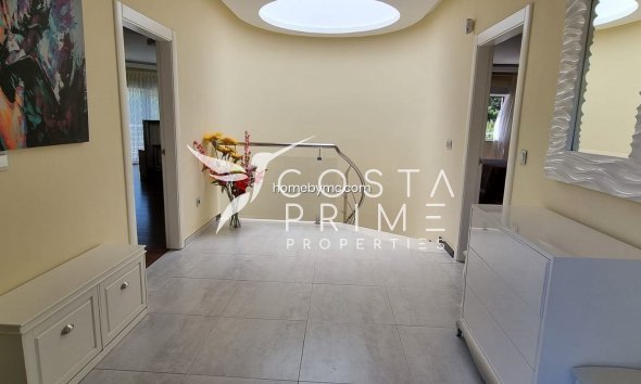 Resale - Villa  - Altea