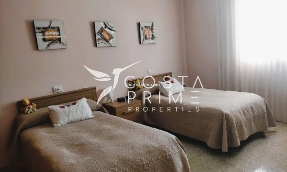 Resale - Villa  - Benidorm