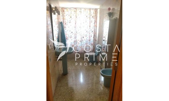 Resale - Villa  - Benidorm