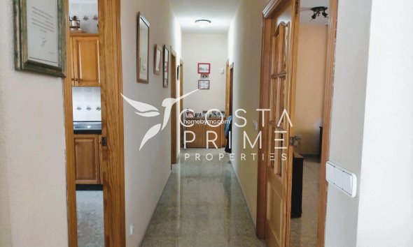 Resale - Villa  - Benidorm