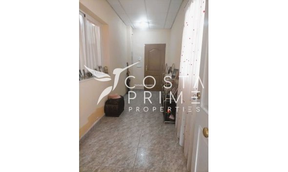 Resale - Villa  - Benidorm