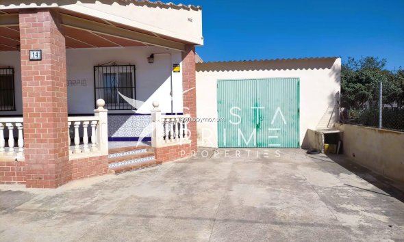 Resale - Villa  - Benidorm