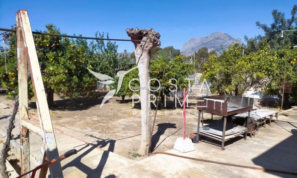 Resale - Villa  - Benidorm