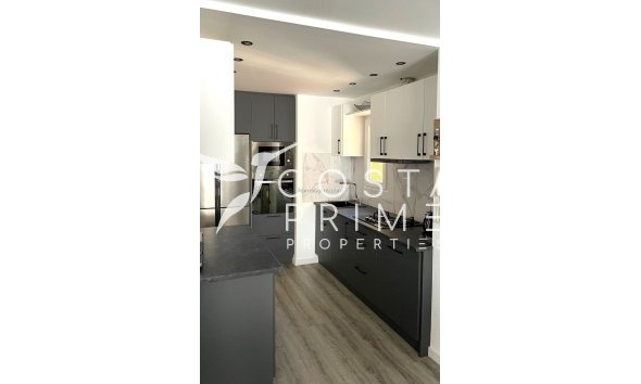 Resale - Apartment / Flat - Benidorm