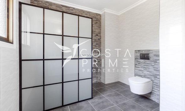 Odsprzedaż - Szalet - Alfas del Pí