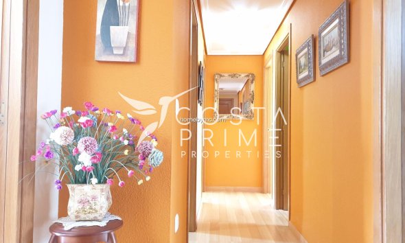 Resale - Apartment / Flat - Benidorm