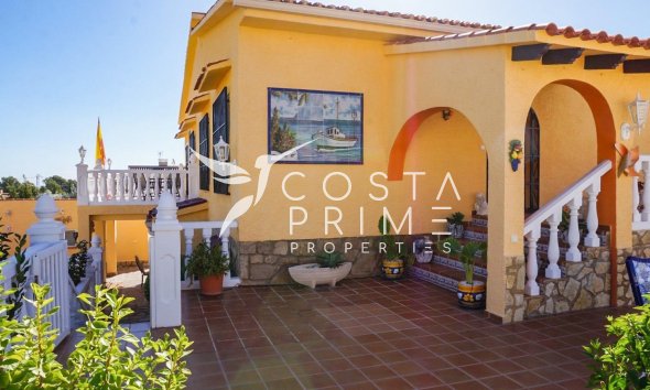 Resale - Villa  - La Nucía