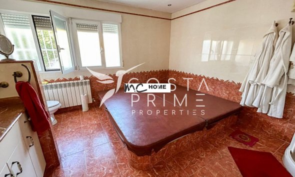 Resale - Villa  - Alfas del Pí