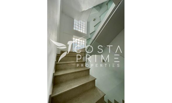 Odsprzedaż - Szalet - La Nucía