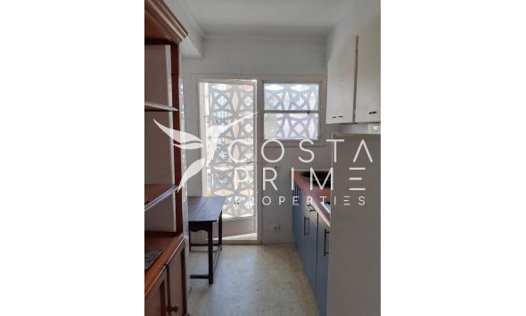 Resale - Apartment / Flat - Benidorm