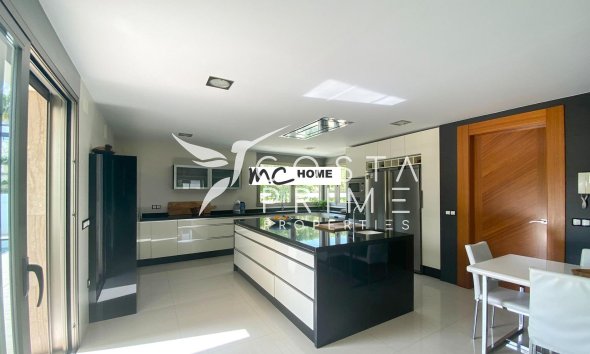 Resale - Villa  - Alfas del Pí