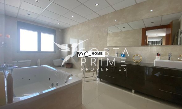 Resale - Villa  - Alfas del Pí