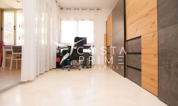 Resale - Apartment / Flat - Villajoyosa