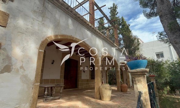 Resale - Villa  - Jávea