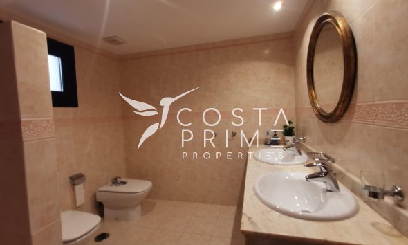 Resale - Apartment / Flat - Altea