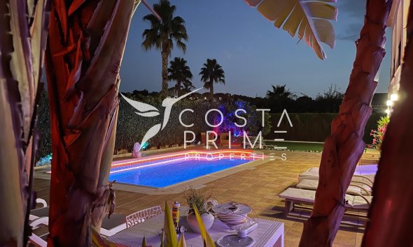 Resale - Villa  - Alfas del Pí