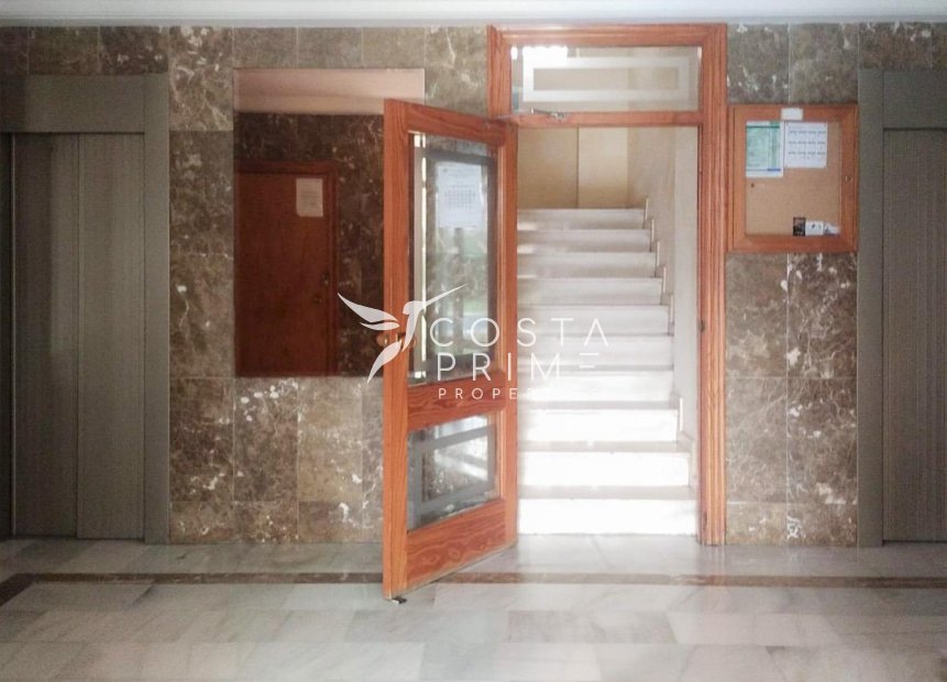 Resale - Apartment / Flat - Benidorm