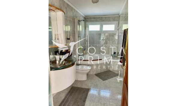 Resale - Villa  - Altea