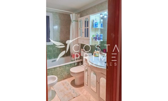 Resale - Apartment / Flat - Benidorm