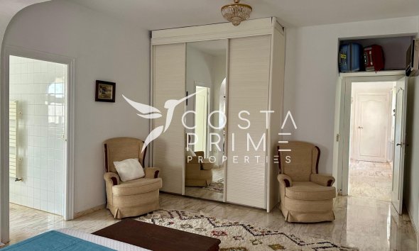 Resale - Villa  - Alfas del Pí