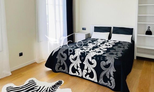 Resale - Villa  - Finestrat