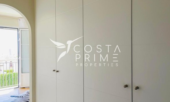 Resale - Villa  - Finestrat