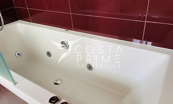 Resale - Villa  - Finestrat